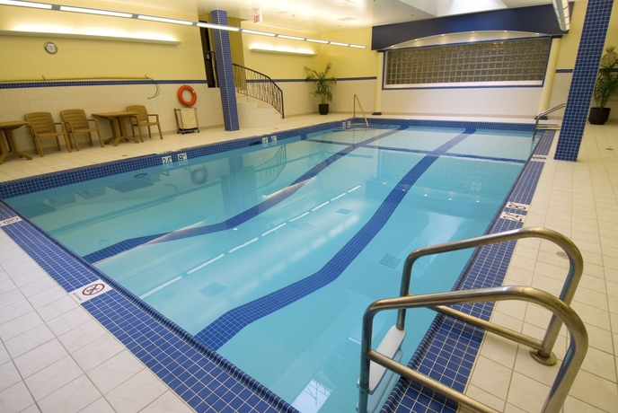 Imagen de la piscina del Hotel Crowne Plaza Fredericton-lord Beaverbrook, An Ihg. Foto 12