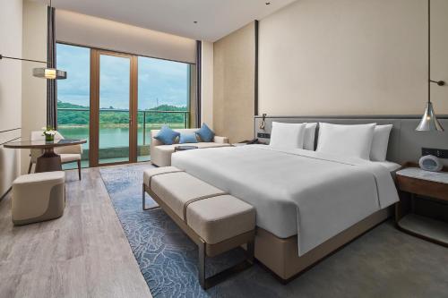 Imagen de la habitación del Hotel Crowne Plaza Ganzhou, an IHG. Foto 12
