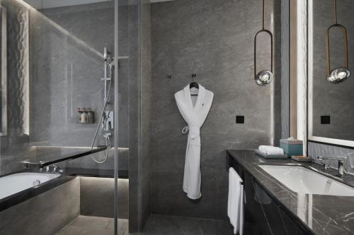 Imagen de la habitación del Hotel Crowne Plaza Ganzhou, an IHG. Foto 20