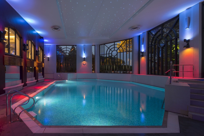 Imagen de la piscina del Hotel Crowne Plaza Gerrards Cross, An Ihg. Foto 16