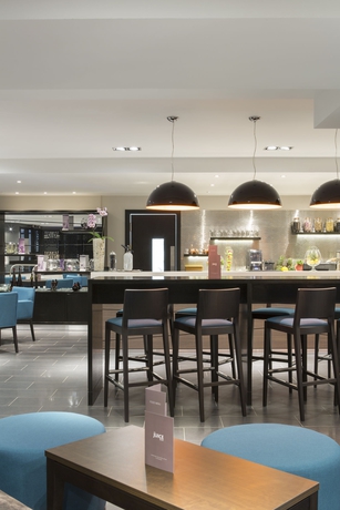 Imagen del bar/restaurante del Hotel Crowne Plaza Gerrards Cross, An Ihg. Foto 7