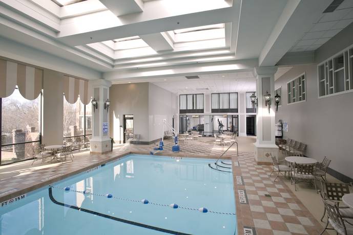 Imagen de la piscina del Hotel Crowne Plaza Greenville-i-385-roper Mtn Rd, An Ihg. Foto 19