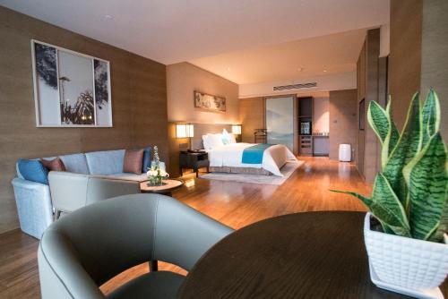 Imagen de la habitación del Hotel Crowne Plaza Hangzhou Thousand Island Lake, An Ihg. Foto 5