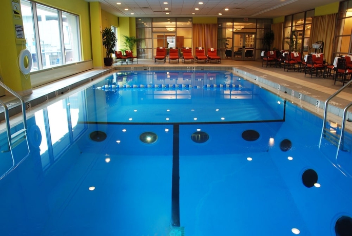 Imagen de la piscina del Hotel Crowne Plaza Harrisburg-hershey, An Ihg. Foto 18