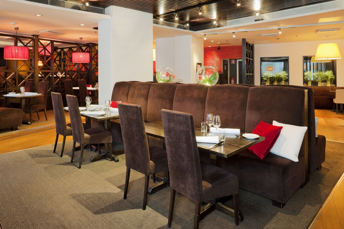 Imagen del bar/restaurante del Hotel Crowne Plaza Helsinki- Hesperia, An Ihg. Foto 2