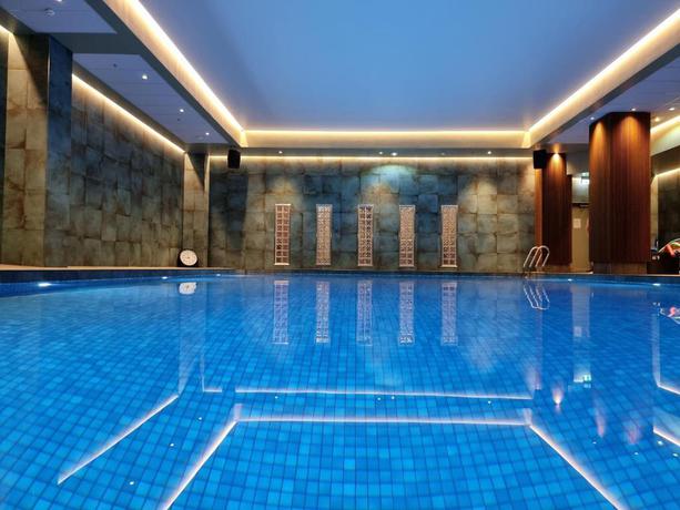 Imagen de la piscina del Hotel Crowne Plaza Helsinki- Hesperia, An Ihg. Foto 15