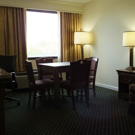 Imagen de los interiores del Hotel Crowne Plaza Hickory, An Ihg. Foto 3