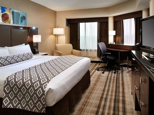 Imagen de la habitación del Hotel Crowne Plaza Hotels & Resorts Auburn Hills. Foto 9