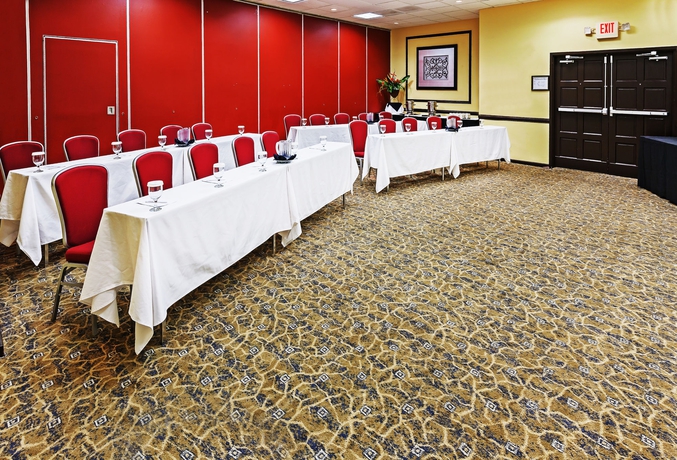 Imagen de los interiores del Hotel Crowne Plaza Houston Suites. Foto 8