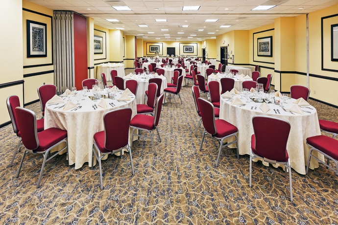Imagen de los interiores del Hotel Crowne Plaza Houston Suites. Foto 11