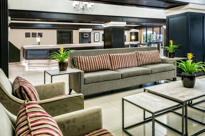Imagen de los interiores del Hotel Crowne Plaza Houston Suites. Foto 14