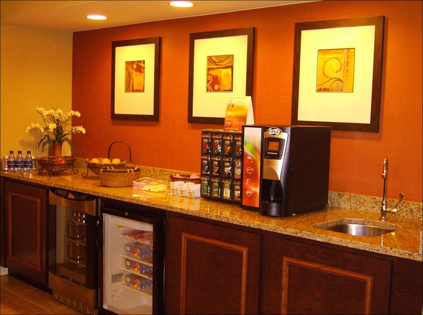 Imagen del bar/restaurante del Hotel Crowne Plaza Jacksonville Airport/i-95n, An Ihg. Foto 2