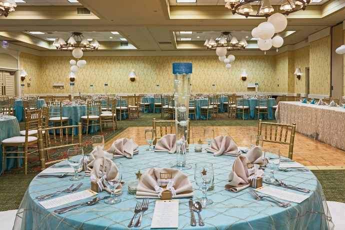 Imagen de los interiores del Hotel Crowne Plaza Jacksonville Airport/i-95n, An Ihg. Foto 12