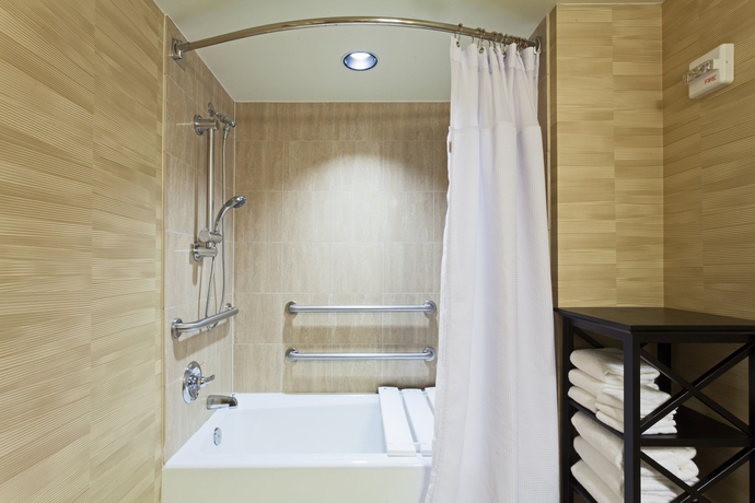 Imagen de la habitación del Hotel Crowne Plaza Jacksonville Airport/i-95n, An Ihg. Foto 8