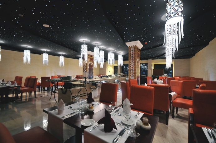 Imagen del bar/restaurante del Hotel Crowne Plaza Jeddah, An Ihg. Foto 6