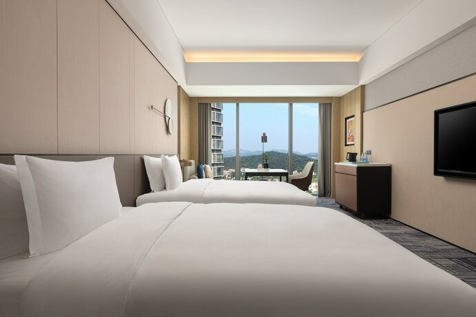 Imagen de la habitación del Hotel Crowne Plaza Jiangmen Binjiang, An Ihg. Foto 15