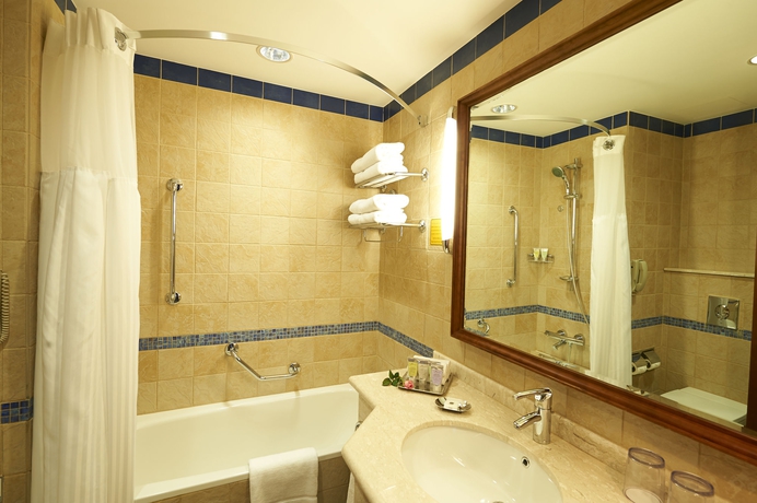 Imagen de la habitación del Hotel Crowne Plaza Jordan Dead Sea Resort and Spa, An Ihg. Foto 2