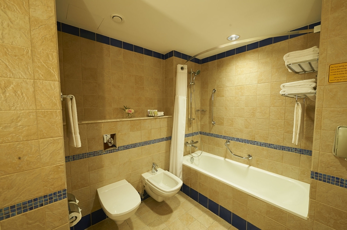 Imagen de la habitación del Hotel Crowne Plaza Jordan Dead Sea Resort and Spa, An Ihg. Foto 8