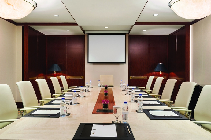 Imagen de los interiores del Hotel Crowne Plaza Jumeirah Dubai. Foto 13