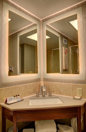 Imagen de la habitación del Hotel Crowne Plaza Knoxville Downtown University, An Ihg. Foto 7
