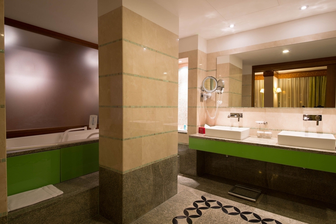 Imagen de la habitación del Hotel Crowne Plaza Kuwait Al Thuraya City, An Ihg. Foto 11