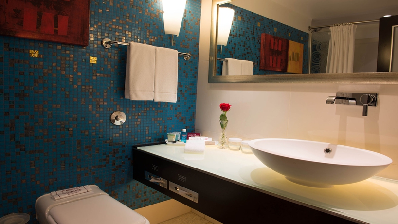 Imagen de la habitación del Hotel Crowne Plaza Kuwait Al Thuraya City, An Ihg. Foto 14