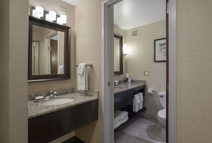 Imagen de la habitación del Hotel Crowne Plaza Lansing, An Ihg. Foto 9