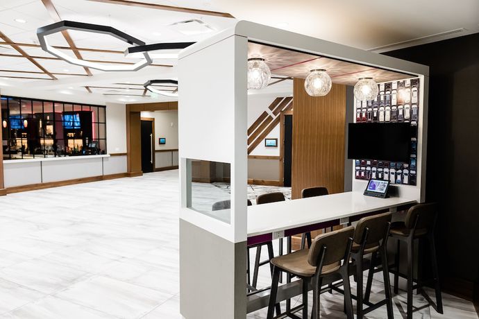 Imagen de los interiores del Hotel Crowne Plaza Lansing, An Ihg. Foto 16
