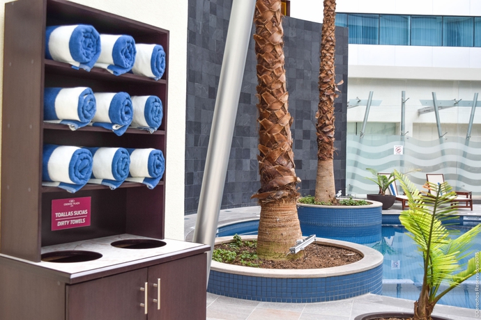 Imagen de la piscina del Hotel Crowne Plaza Leon, An Ihg. Foto 12