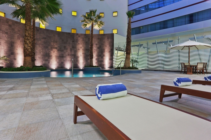 Imagen de la piscina del Hotel Crowne Plaza Leon, An Ihg. Foto 14