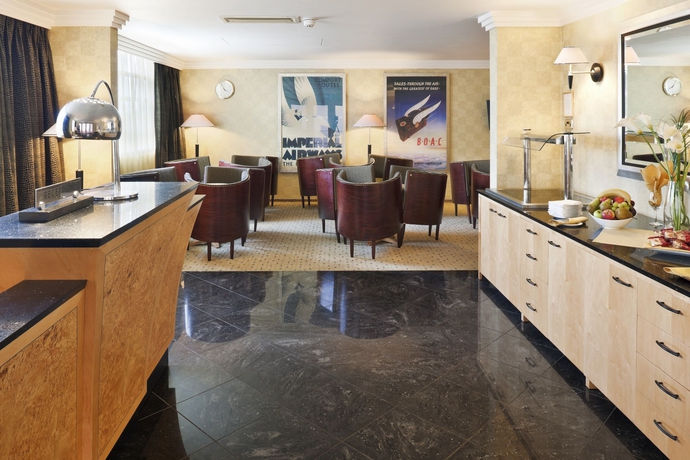 Imagen del bar/restaurante del Hotel Crowne Plaza Liverpool - John Lennon Airport, An Ihg. Foto 3