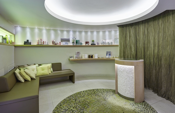 Imagen de los interiores del Hotel Crowne Plaza London - Battersea.. Foto 10