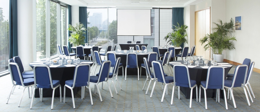 Imagen del bar/restaurante del Hotel Crowne Plaza London - Docklands, An Ihg. Foto 5