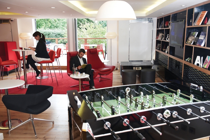 Imagen de los interiores del Hotel Crowne Plaza London Heathrow. Foto 10