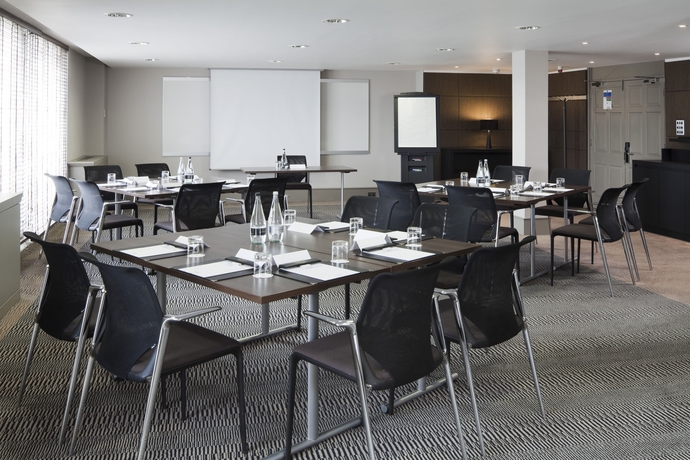 Imagen de los interiores del Hotel Crowne Plaza London Heathrow. Foto 12