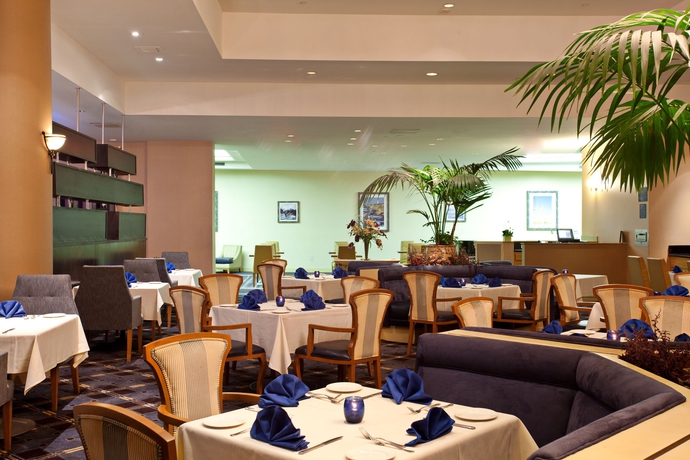 Imagen del bar/restaurante del Hotel Crowne Plaza Los Angeles Harbor , An Ihg. Foto 7