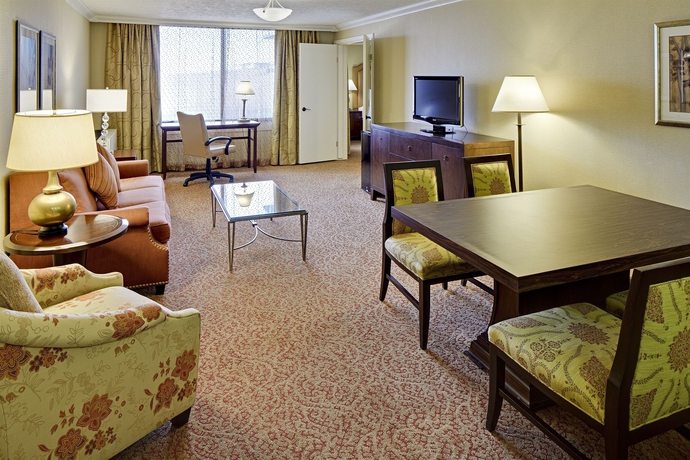 Imagen de los interiores del Hotel Crowne Plaza Louisville Airport Expo Center, An Ihg. Foto 11