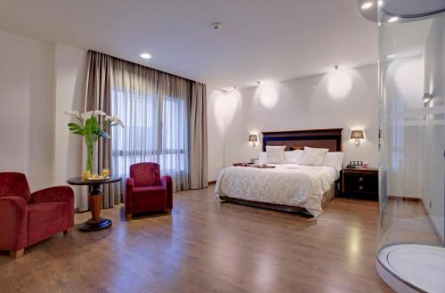 Imagen de la habitación del Hotel Crowne Plaza Madrid Airport, An Ihg. Foto 15