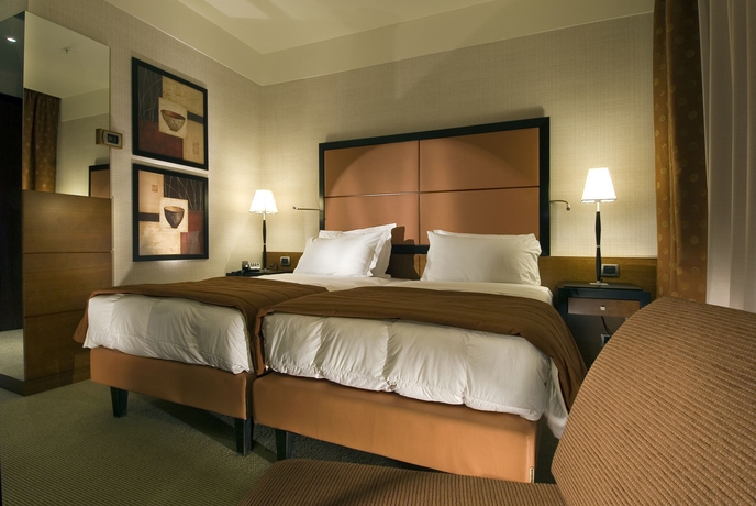 Imagen de la habitación del Hotel Crowne Plaza Malpensa Airport, An Ihg. Foto 10