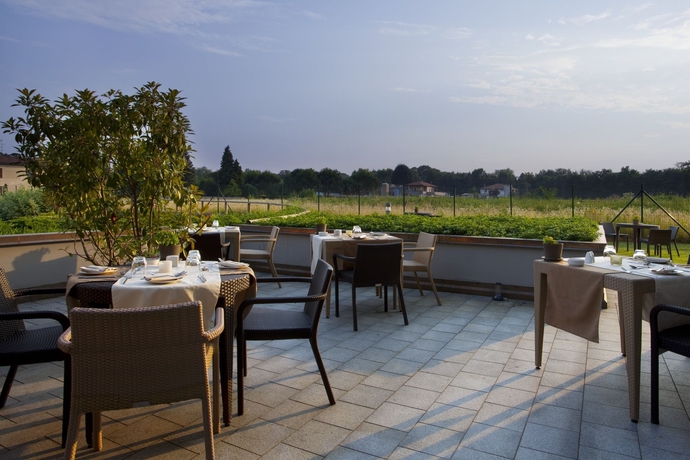 Imagen de los exteriores del Hotel Crowne Plaza Malpensa Airport, An Ihg. Foto 15