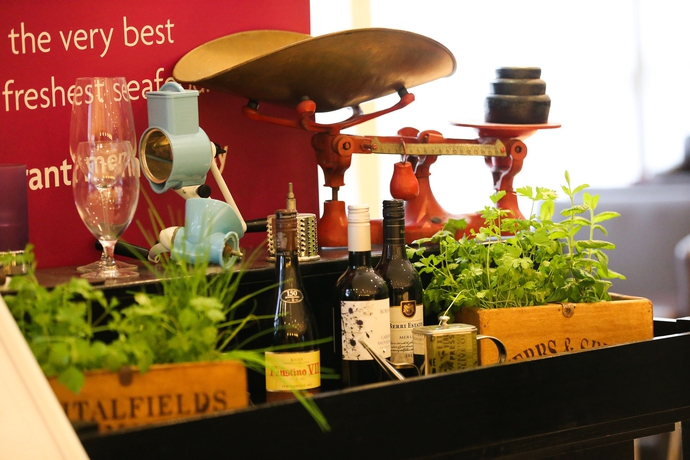 Imagen del bar/restaurante del Hotel Crowne Plaza Manchester Airport, An Ihg. Foto 12