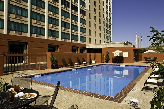 Imagen de la piscina del Hotel Crowne Plaza Memphis Downtown , An Ihg. Foto 16