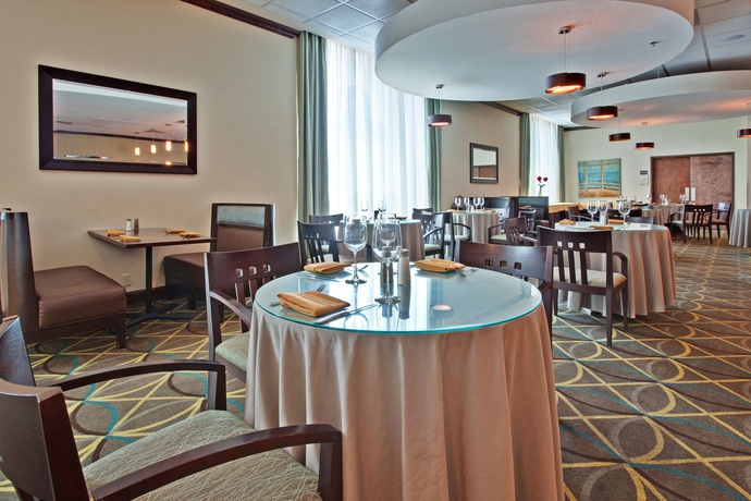 Imagen del bar/restaurante del Hotel Crowne Plaza Memphis Downtown , An Ihg. Foto 3