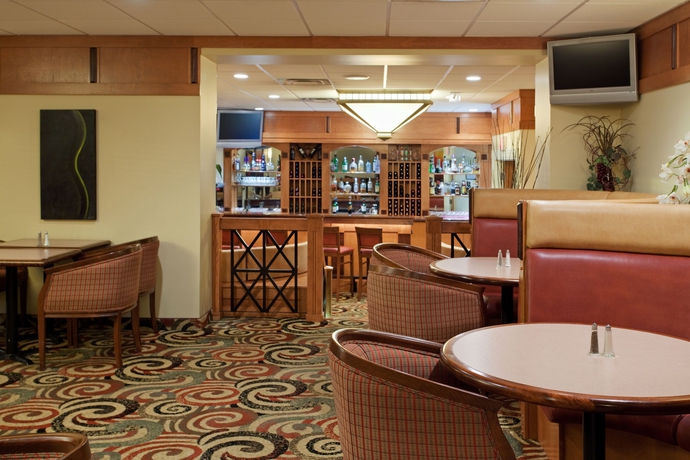 Imagen del bar/restaurante del Hotel Crowne Plaza Moncton-downtown, An Ihg. Foto 6