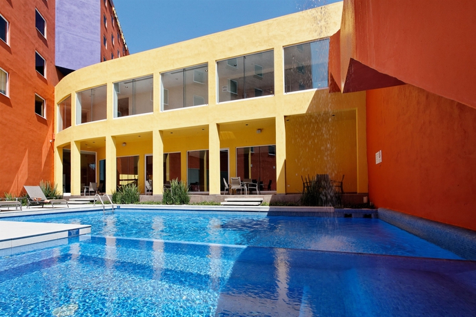 Imagen de la piscina del Hotel Crowne Plaza Monterrey Aeropuerto, An Ihg. Foto 16