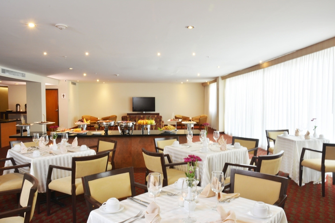 Imagen del bar/restaurante del Hotel Crowne Plaza Monterrey Aeropuerto, An Ihg. Foto 7