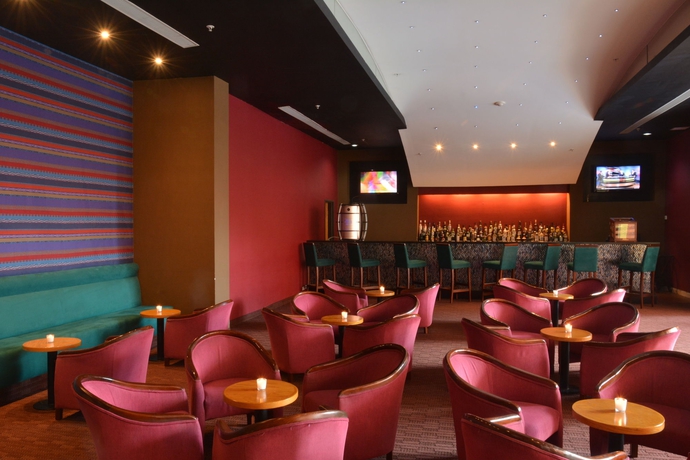 Imagen del bar/restaurante del Hotel Crowne Plaza Monterrey Aeropuerto, An Ihg. Foto 10