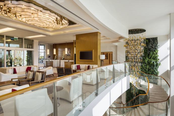Imagen de los interiores del Hotel Crowne Plaza Muscat OCEC, An Ihg. Foto 16
