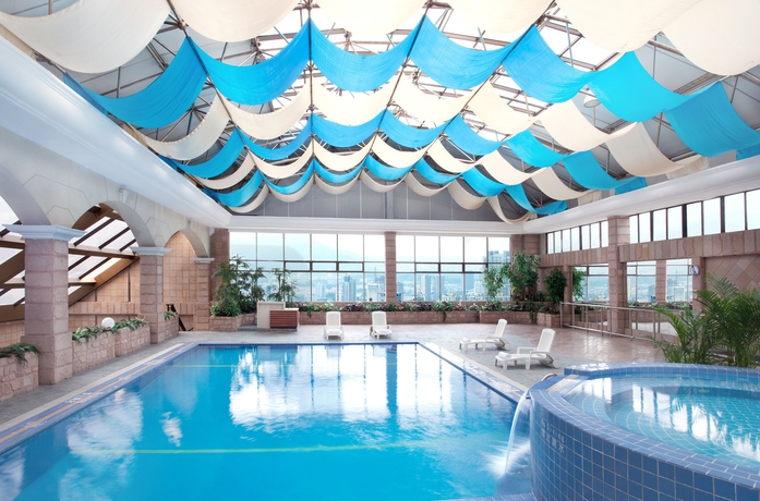 Imagen de la piscina del Hotel Crowne Plaza Nanjing Hotel & Suites. Foto 16
