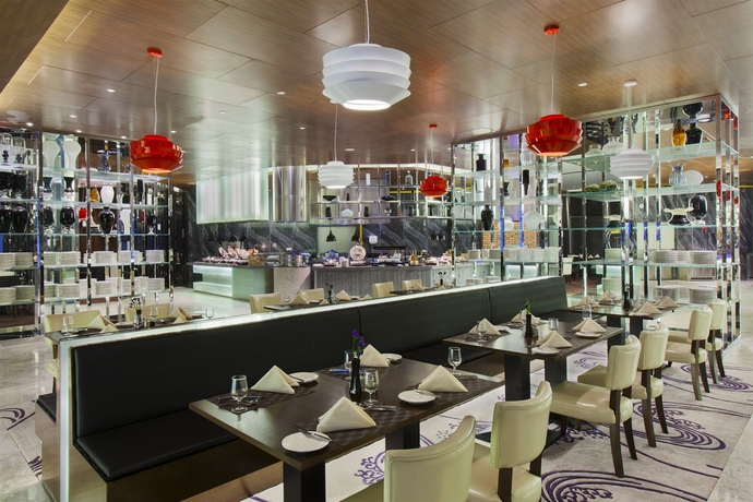 Imagen del bar/restaurante del Hotel Crowne Plaza Nanjing Jiangning, An Ihg. Foto 2